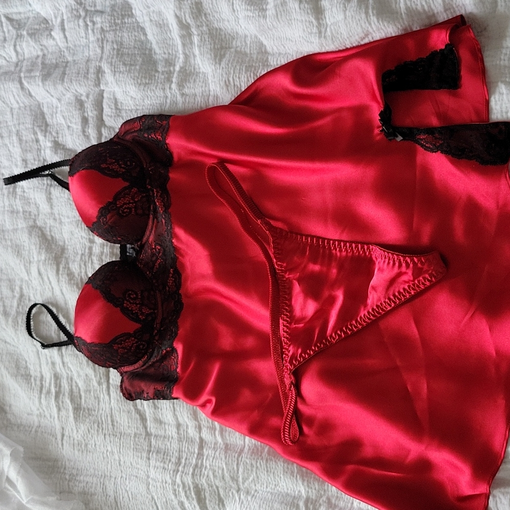 Apt. 9 red satin babydoll w/ panties